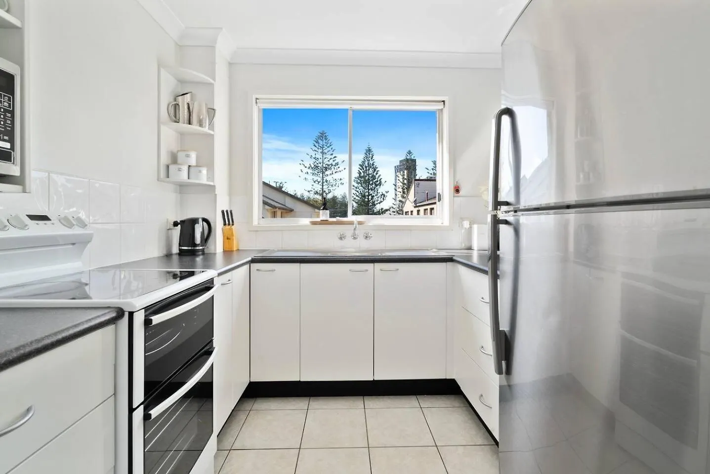 'Golden State Of Mind' Coastal Haven In Broadbeach Gold Coast Apartment