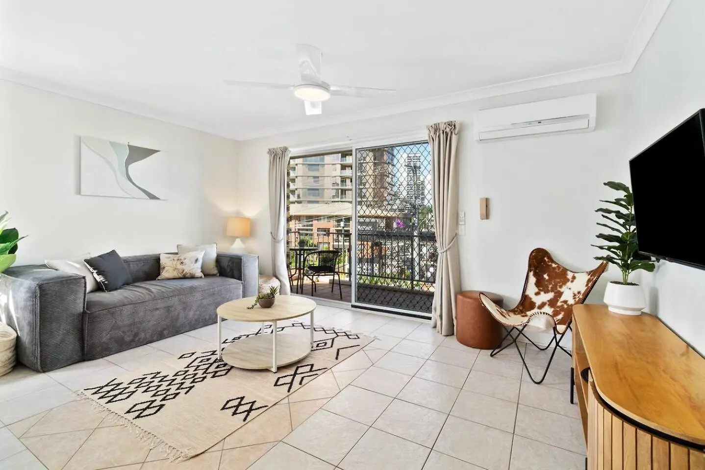 'Golden State Of Mind' Coastal Haven In Broadbeach Gold Coast Australia