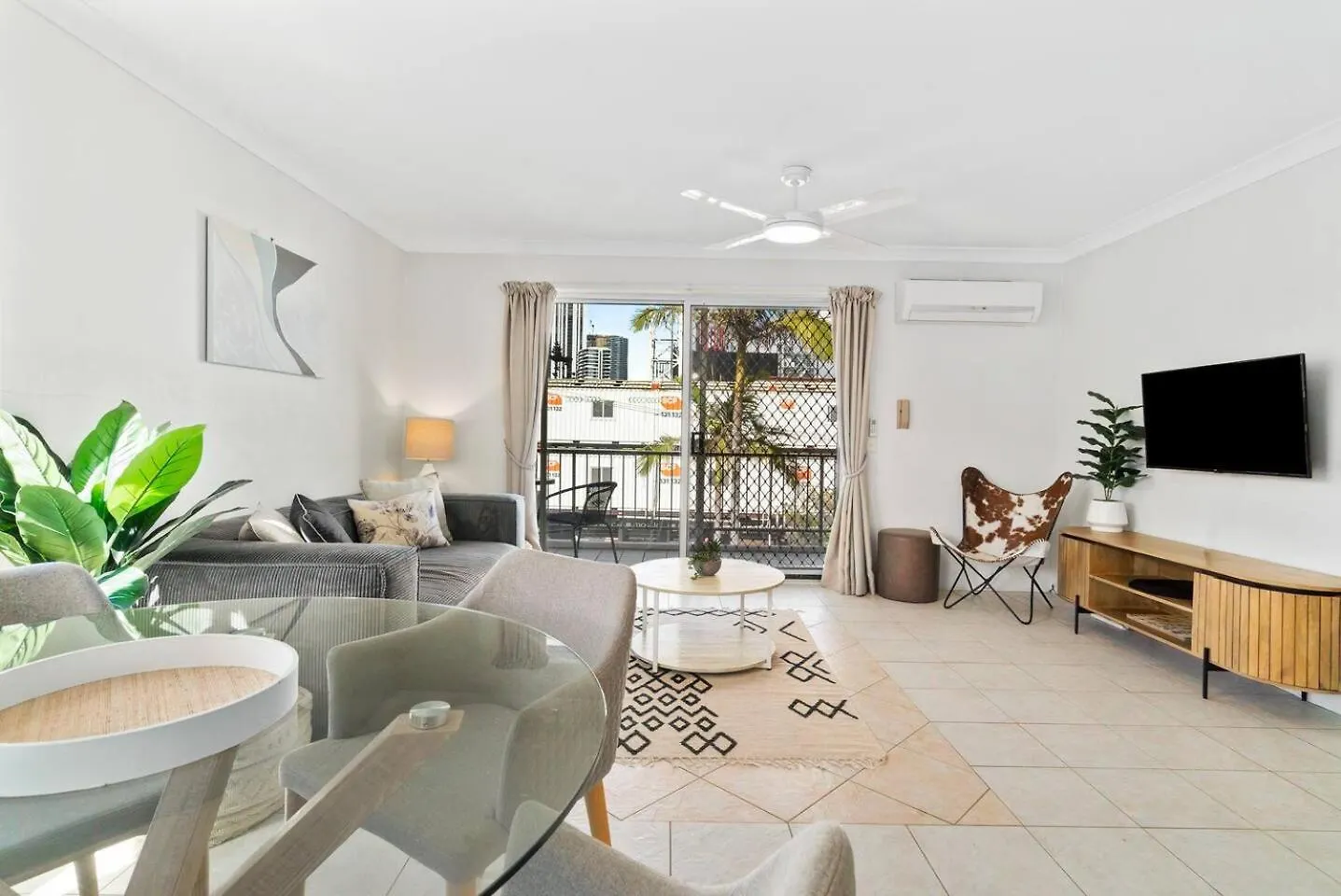 Lägenhet 'Golden State Of Mind' Coastal Haven In Broadbeach Guldkusten